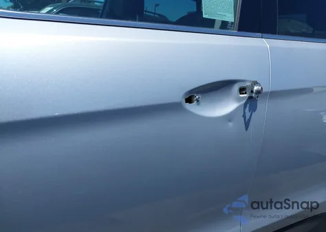 2016 Hyundai Santa Fe Sport 2.4L z USA, uszkodzony, nr VIN 5XYZU3LB8GG370448